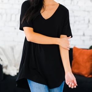 Zenana Premium Essential V-neck in Black size medium Brand New